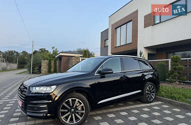 Внедорожник / Кроссовер Audi Q7 2017 в 