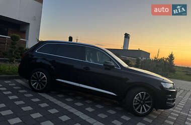 Внедорожник / Кроссовер Audi Q7 2017 в 