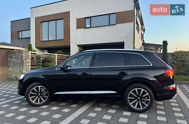 Внедорожник / Кроссовер Audi Q7 2017 в 