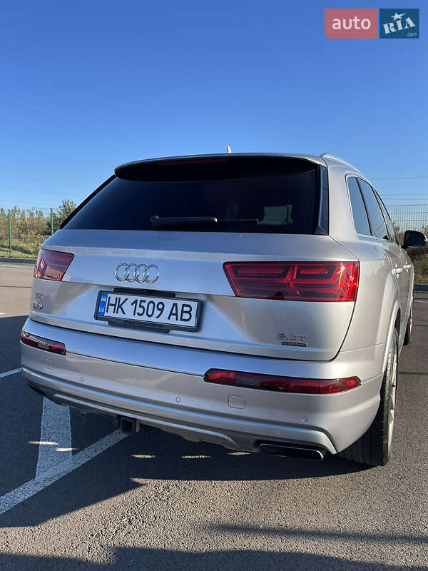 Позашляховик / Кросовер Audi Q7 2018 в Рівному