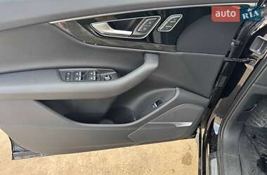 Внедорожник / Кроссовер Audi Q7 2018 в 
