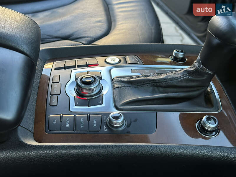 Внедорожник / Кроссовер Audi Q7 2011 в Одессе
