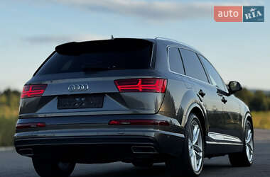 Внедорожник / Кроссовер Audi Q7 2017 в 
