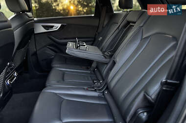 Внедорожник / Кроссовер Audi Q7 2017 в 
