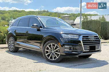 Внедорожник / Кроссовер Audi Q7 2016 в 