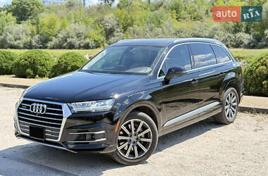 Внедорожник / Кроссовер Audi Q7 2016 в 