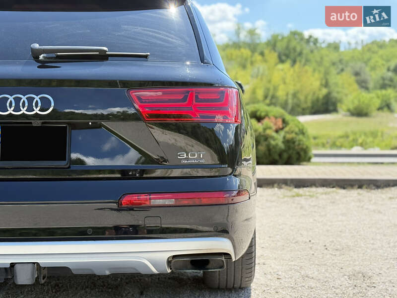 Внедорожник / Кроссовер Audi Q7 2016 в Днепре