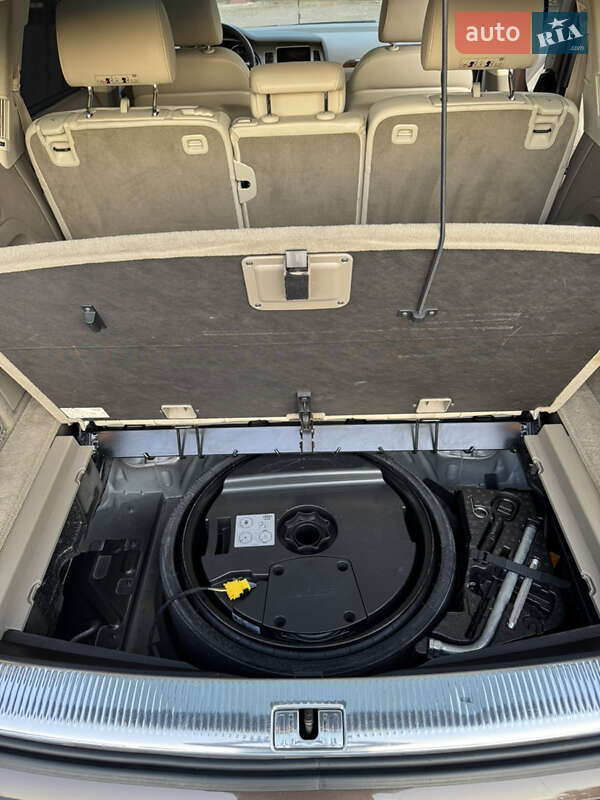 Позашляховик / Кросовер Audi Q7 2011 в Чернівцях