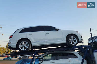 Внедорожник / Кроссовер Audi Q7 2021 в 