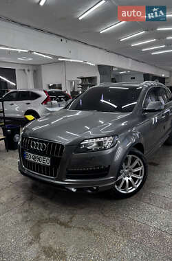 Внедорожник / Кроссовер Audi Q7 2014 в 