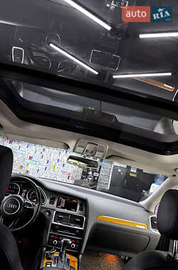 Внедорожник / Кроссовер Audi Q7 2014 в 