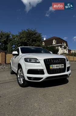 Внедорожник / Кроссовер Audi Q7 2012 в 