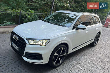 Внедорожник / Кроссовер Audi Q7 2019 в 