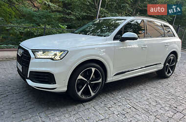 Внедорожник / Кроссовер Audi Q7 2019 в 
