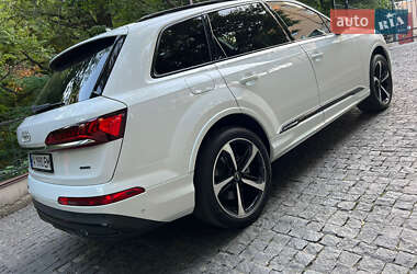 Внедорожник / Кроссовер Audi Q7 2019 в 