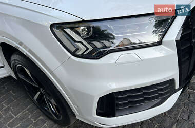 Внедорожник / Кроссовер Audi Q7 2019 в 