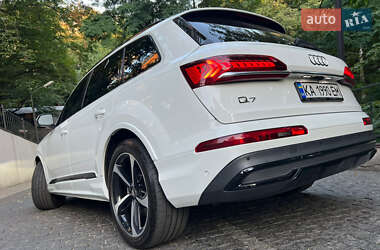Внедорожник / Кроссовер Audi Q7 2019 в 