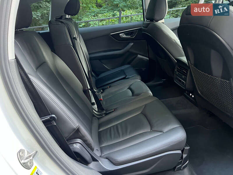 Позашляховик / Кросовер Audi Q7 2019 в Києві фото 105 Позашляховик / Кросовер Audi Q7 2019 в Києві