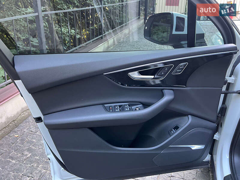 Позашляховик / Кросовер Audi Q7 2019 в Києві фото 117 Позашляховик / Кросовер Audi Q7 2019 в Києві