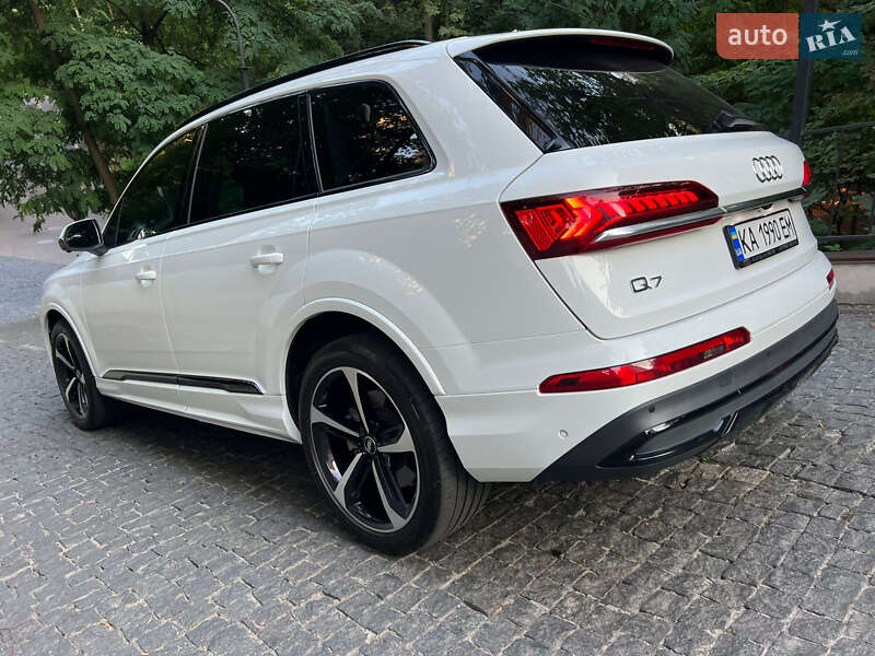 Позашляховик / Кросовер Audi Q7 2019 в Києві фото 126 Позашляховик / Кросовер Audi Q7 2019 в Києві