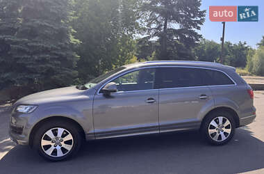 Позашляховик / Кросовер Audi Q7 2012 в 
