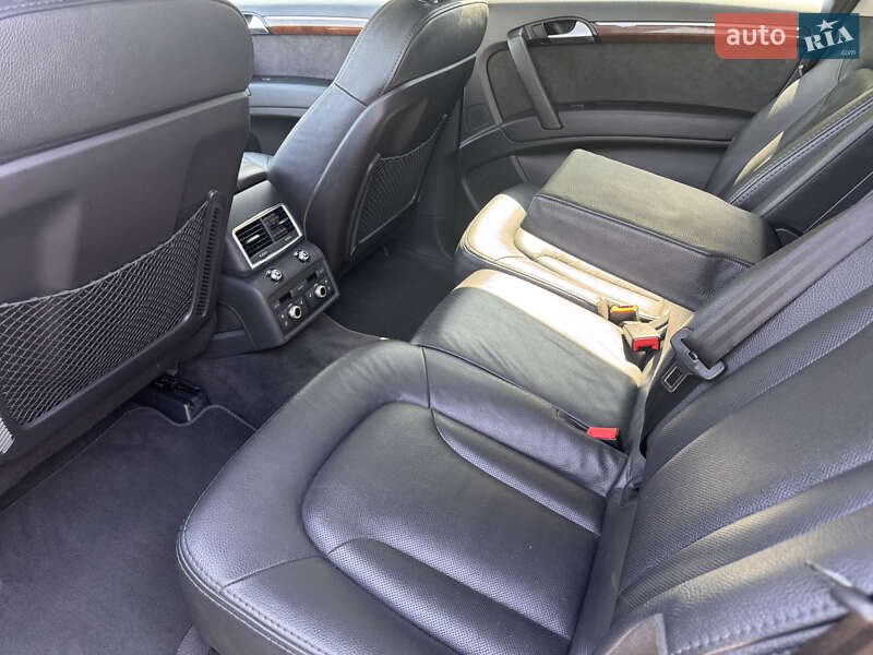 Позашляховик / Кросовер Audi Q7 2012 в Києві