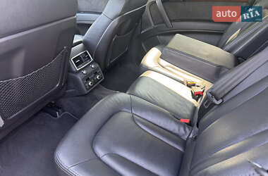 Позашляховик / Кросовер Audi Q7 2012 в 