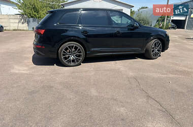 Внедорожник / Кроссовер Audi Q7 2020 в 