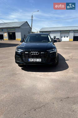 Внедорожник / Кроссовер Audi Q7 2020 в 