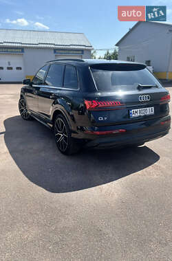 Внедорожник / Кроссовер Audi Q7 2020 в 