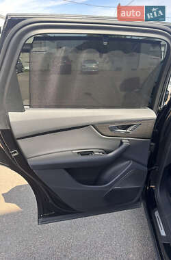 Внедорожник / Кроссовер Audi Q7 2020 в 
