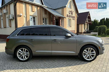Внедорожник / Кроссовер Audi Q7 2017 в 