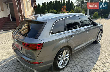 Внедорожник / Кроссовер Audi Q7 2017 в 