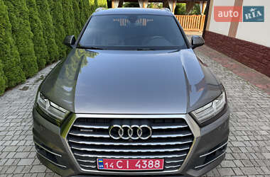 Внедорожник / Кроссовер Audi Q7 2017 в 