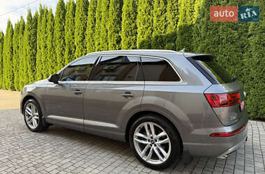 Внедорожник / Кроссовер Audi Q7 2017 в 