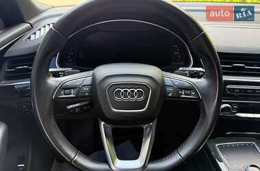 Внедорожник / Кроссовер Audi Q7 2017 в 