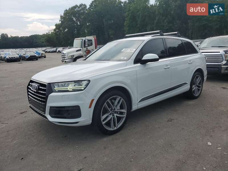 Внедорожник / Кроссовер Audi Q7 2018 в 