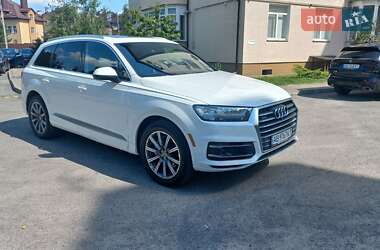 Внедорожник / Кроссовер Audi Q7 2018 в 