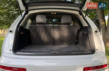 Внедорожник / Кроссовер Audi Q7 2013 в 