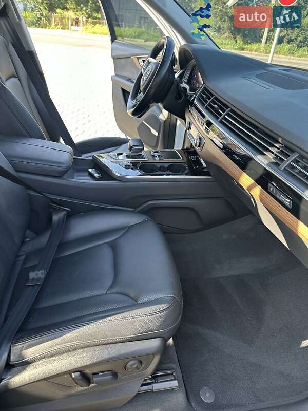 Позашляховик / Кросовер Audi Q7 2016 в Хмельницькому