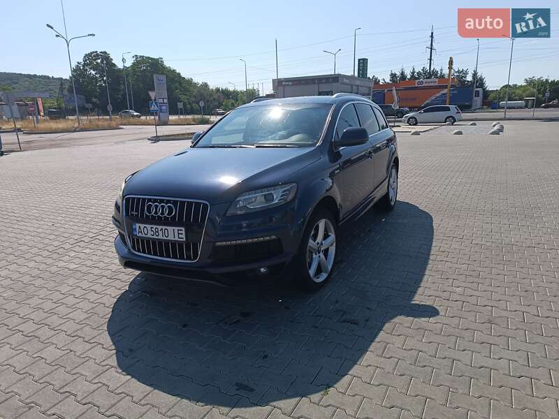 Внедорожник / Кроссовер Audi Q7 2013 в 