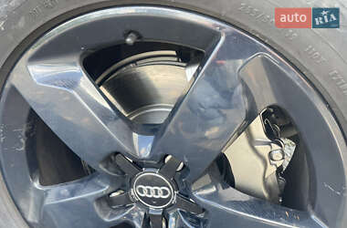 Внедорожник / Кроссовер Audi Q7 2015 в 