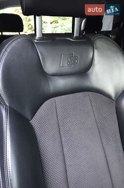 Внедорожник / Кроссовер Audi Q7 2015 в 