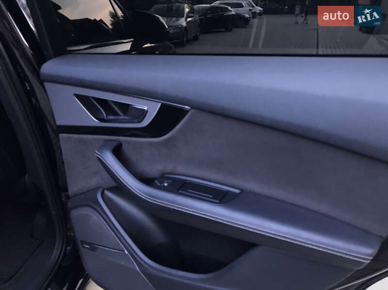 Позашляховик / Кросовер Audi Q7 2015 в Луцьку