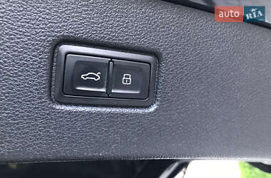 Внедорожник / Кроссовер Audi Q7 2015 в 