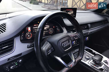Внедорожник / Кроссовер Audi Q7 2015 в 