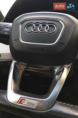 Внедорожник / Кроссовер Audi Q7 2015 в 