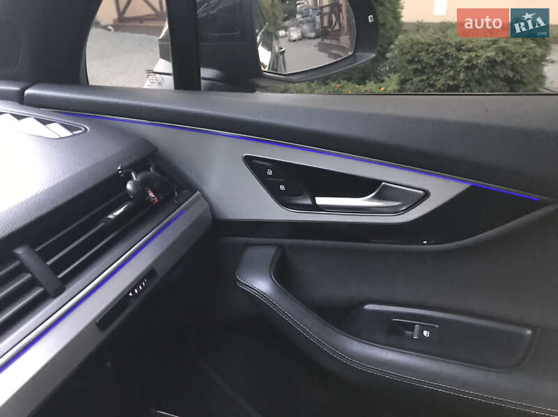 Позашляховик / Кросовер Audi Q7 2015 в Луцьку
