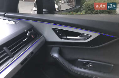 Внедорожник / Кроссовер Audi Q7 2015 в 