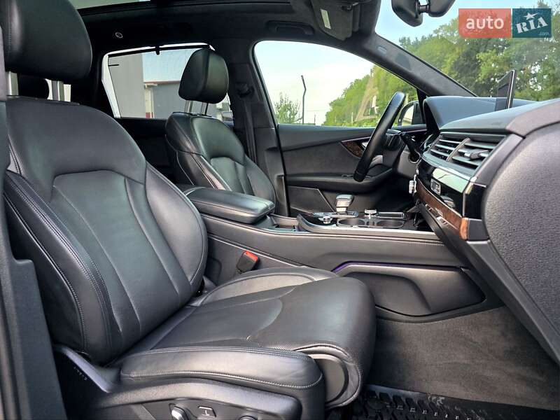 Внедорожник / Кроссовер Audi Q7 2017 в Луцке